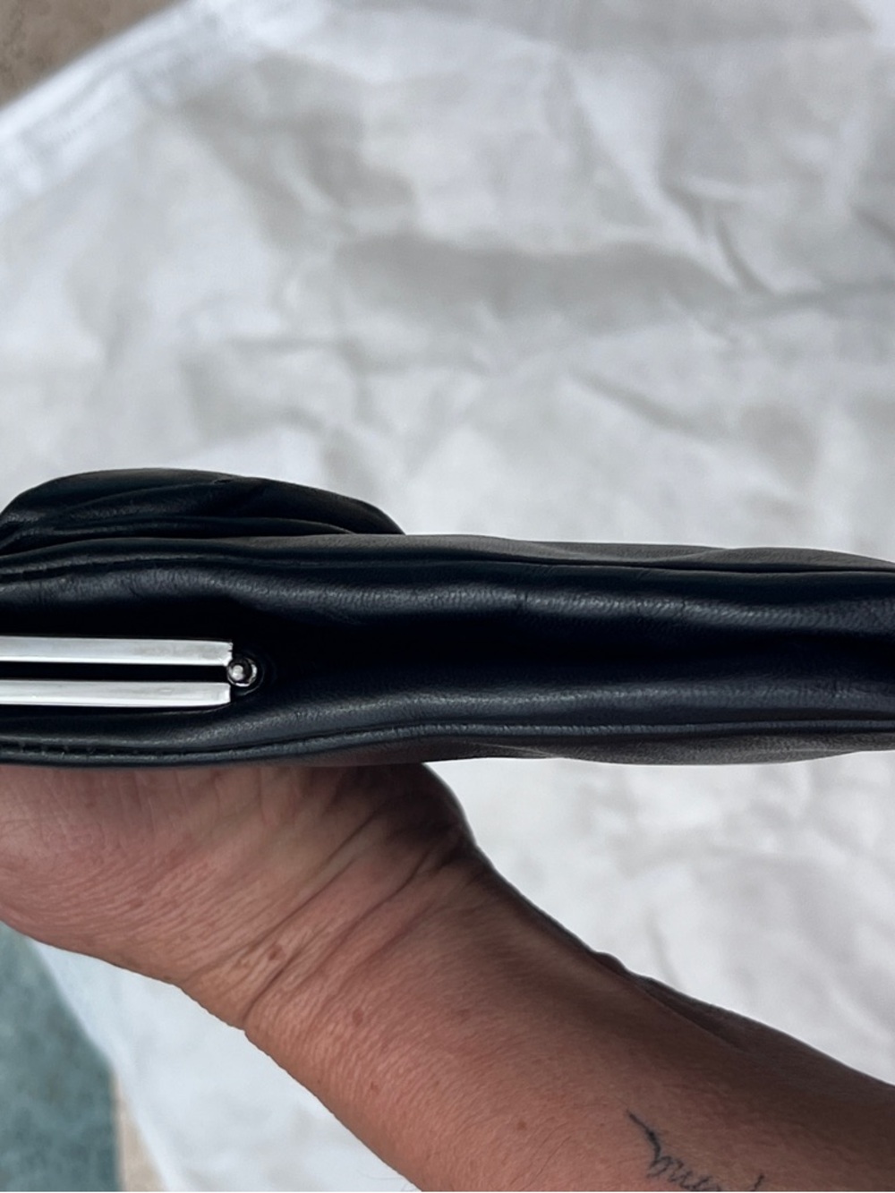 VINTAGE AUTHENTIC Gucci Black Leather Rose Appliqué Clutch - Picture 9 of 10